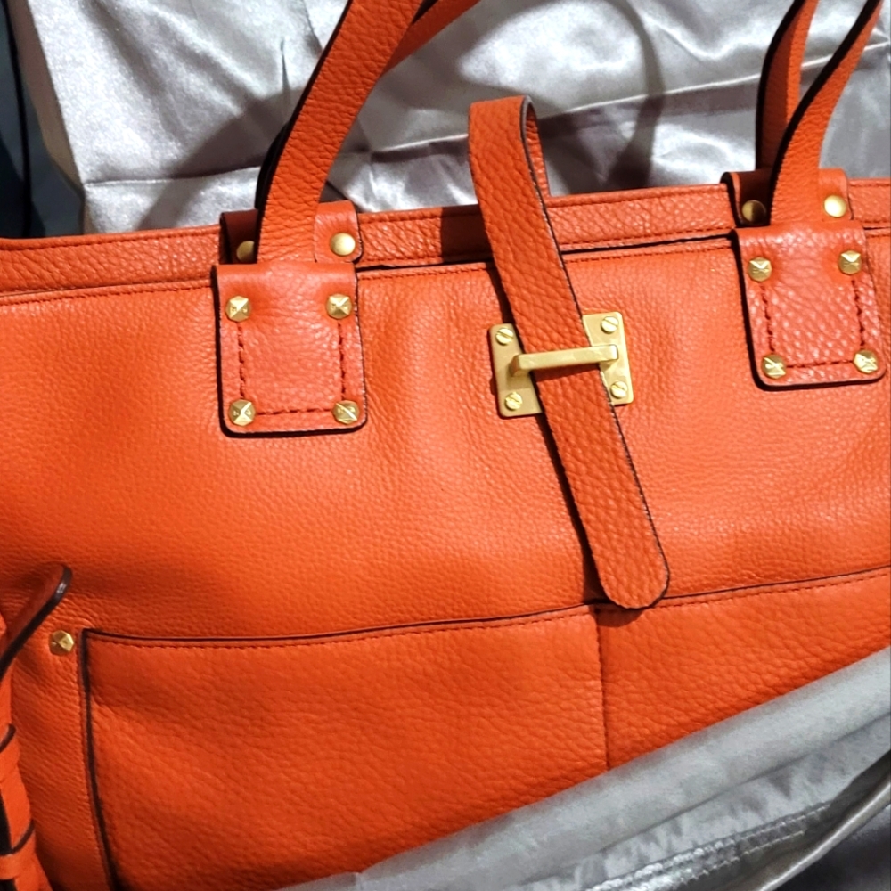Henri bendel never full purse orange / red Beutiful Never Ued//available